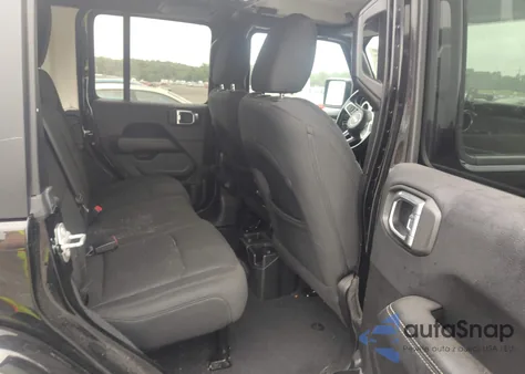 2018 Jeep Wrangler Unlimited Sahara 4X4 z USA, uszkodzony, nr VIN 1C4HJXEG7JW321577